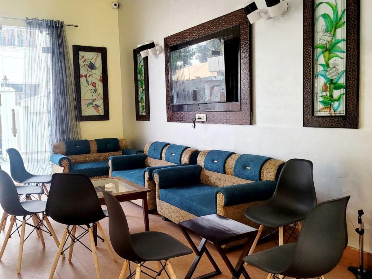 Solitude, The Boutique Hotel Haldwāni エクステリア 写真
