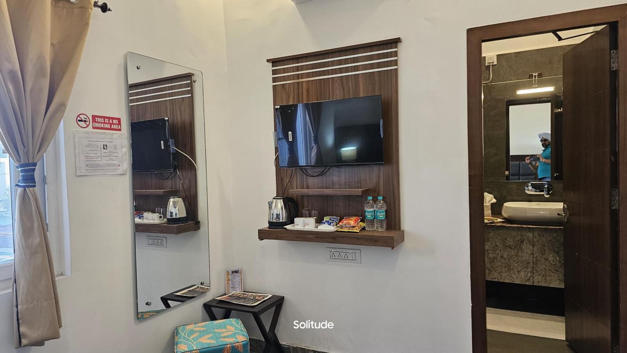 Solitude, The Boutique Hotel Haldwāni エクステリア 写真