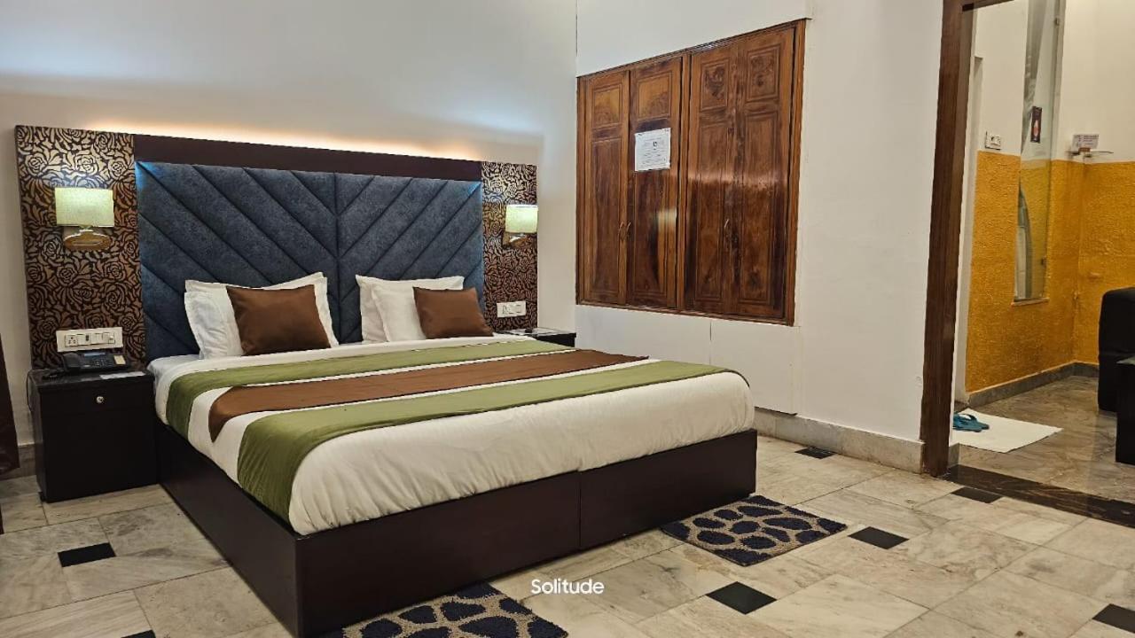 Solitude, The Boutique Hotel Haldwāni エクステリア 写真