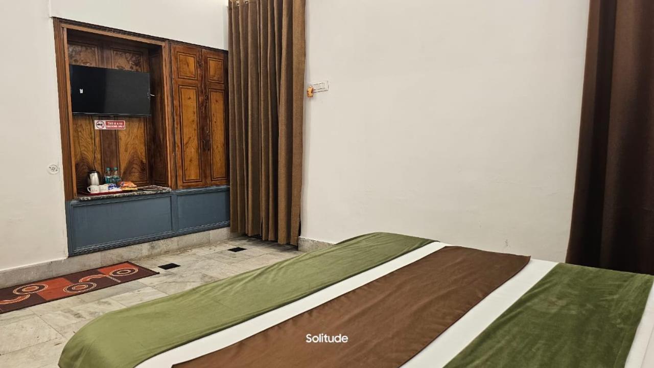 Solitude, The Boutique Hotel Haldwāni エクステリア 写真