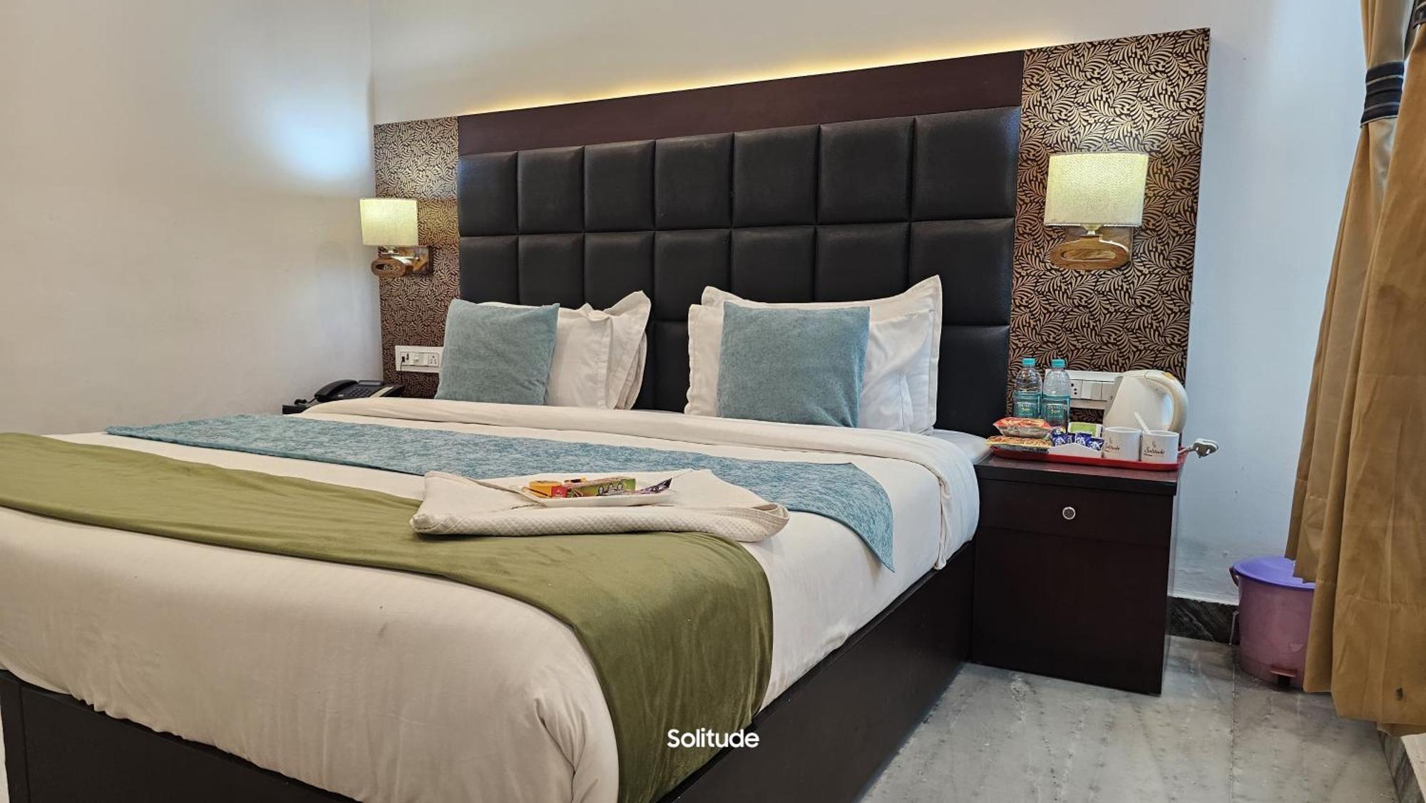 Solitude, The Boutique Hotel Haldwāni エクステリア 写真