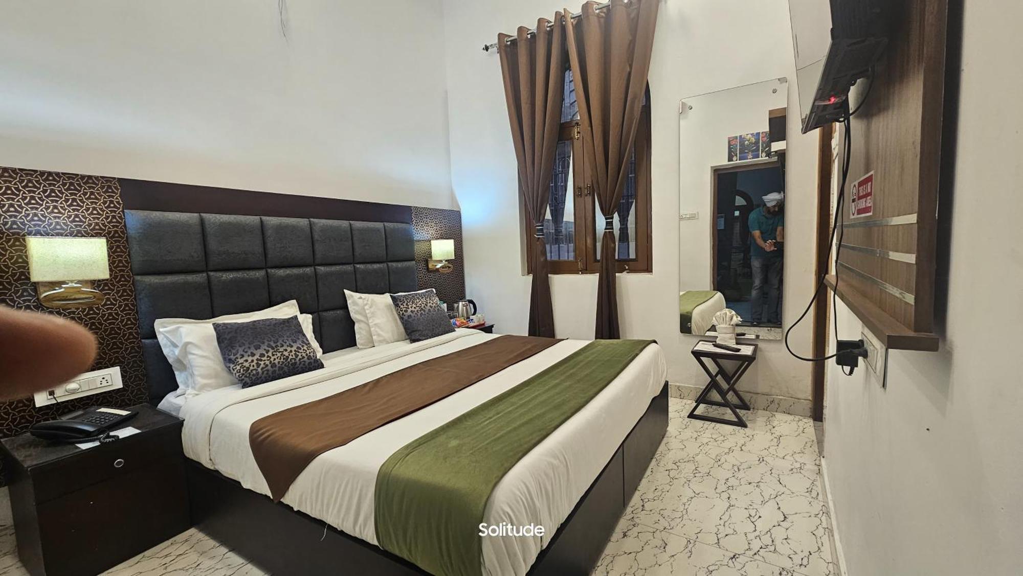 Solitude, The Boutique Hotel Haldwāni エクステリア 写真